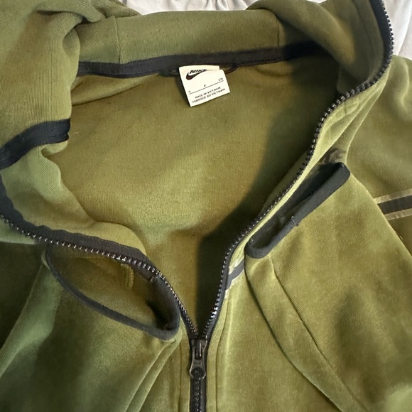 Nike Tech Forest Green Set - Picture 3 of 6